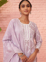 Aashay Kurta with Kriya Pants-Vayana Dupatta - Lilac