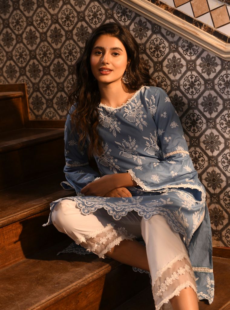 Anisa Kurta with Round Hem Organza PAnel Pants Denim