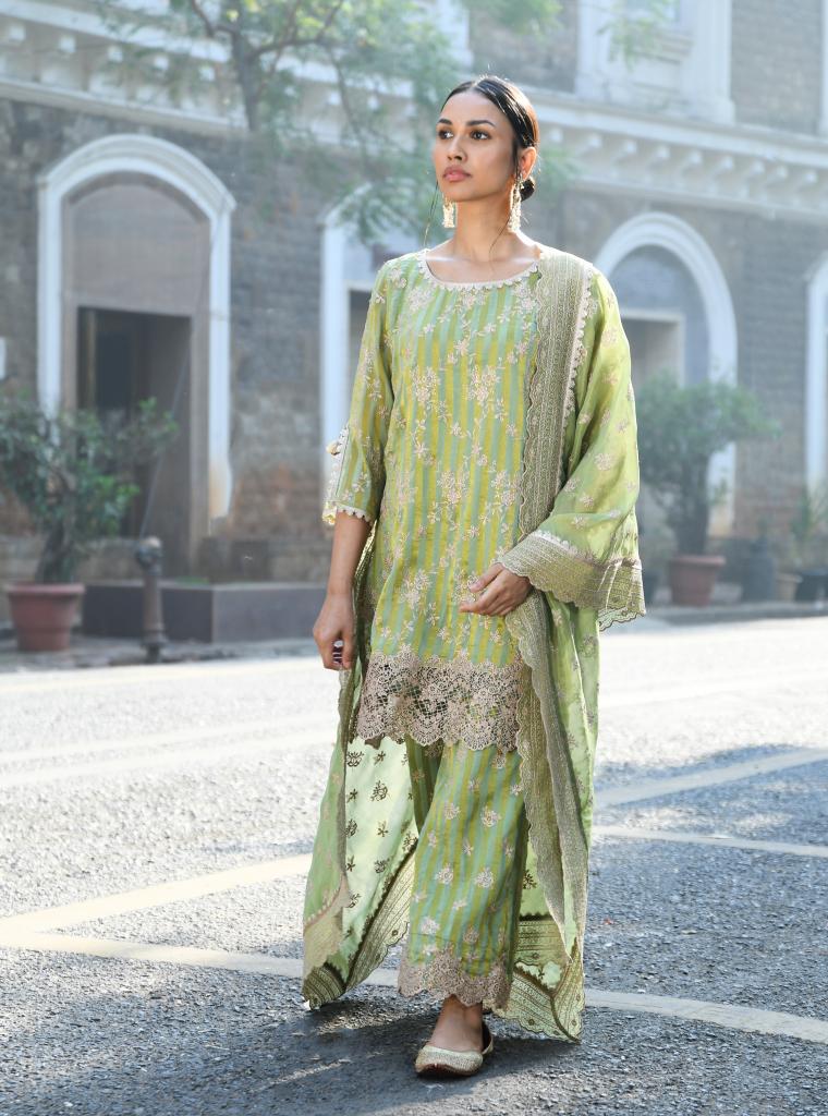 Paheri Set Green Dupatta