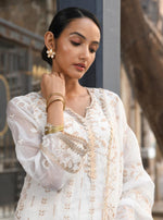 Amrapali Set Off white Dupatta