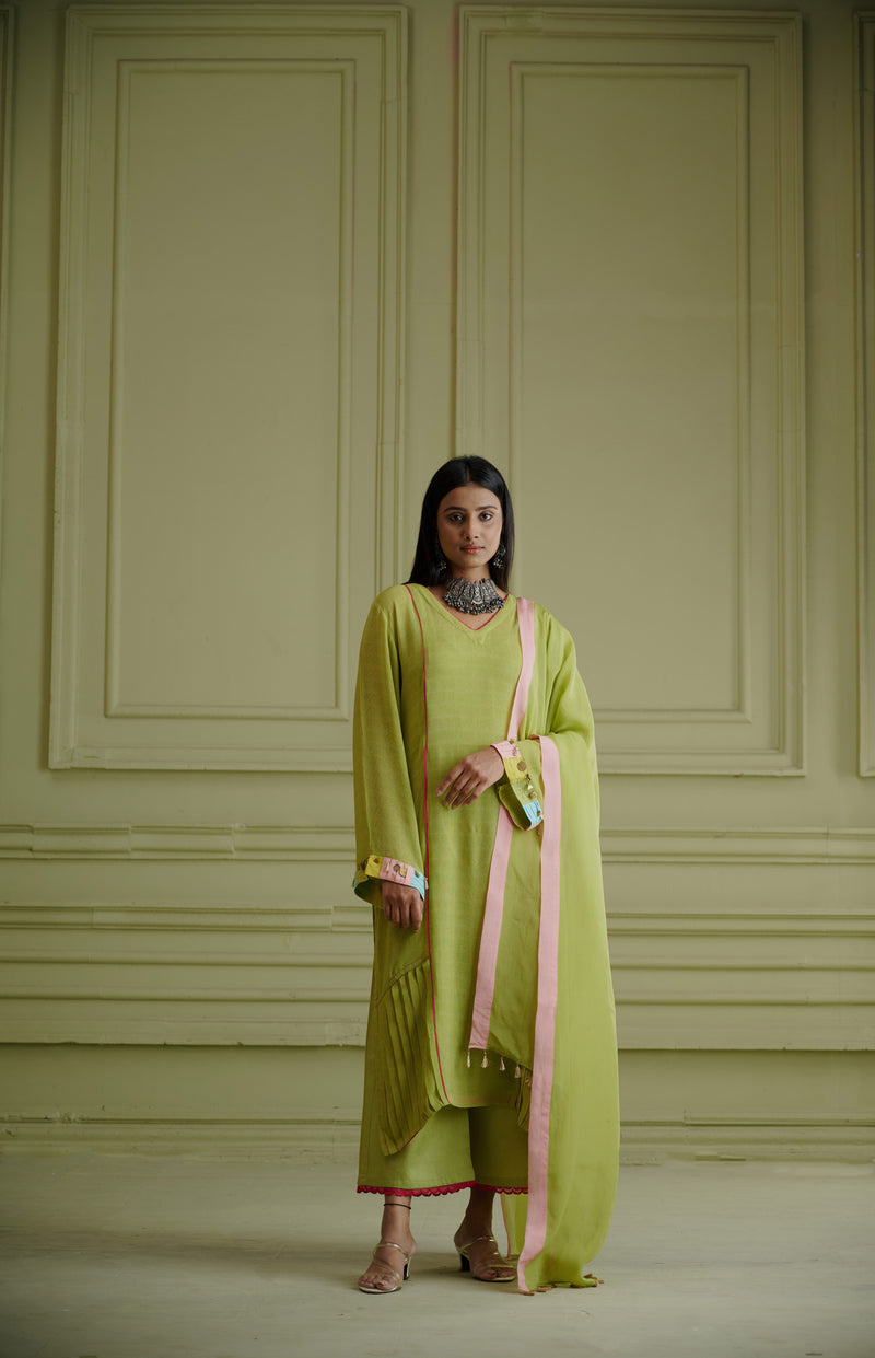 Aakar Green Kurta Set